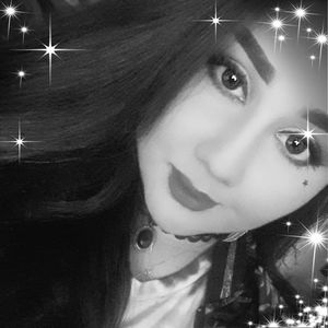 Meet your Posher, Desiree